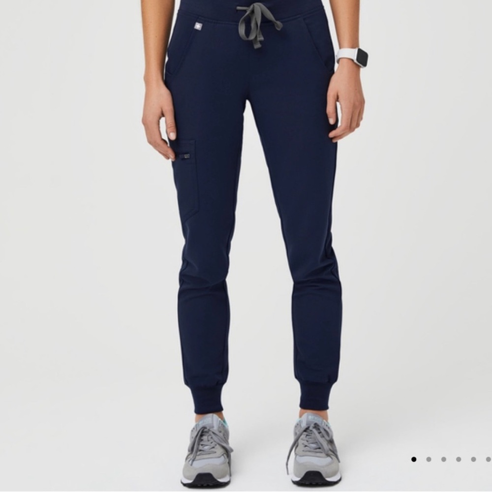 Figs Zamora Jogger Scrub Pants in Black